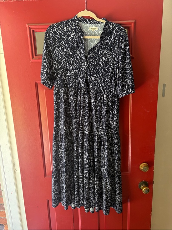 Max Studio Dresses & Skirts - Max Studio Navy with White Dot Tiered Midi Dress. Size M